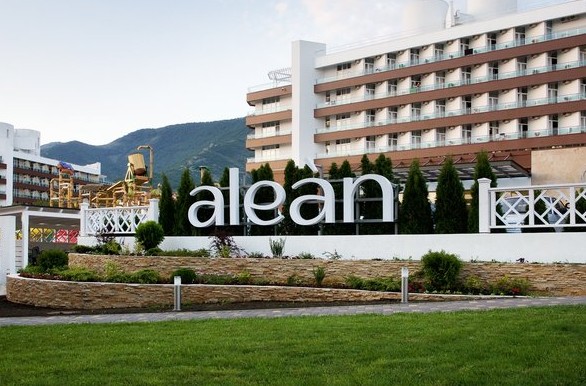 Отель «ALEAN FAMILY RESORT SPA BIARRITZ» Геленджик