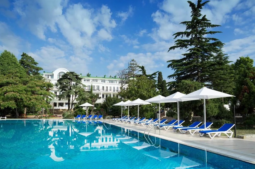 Отель Riviera Sunrise Resort Spa Алушта